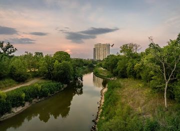 texas/houston/attraction/waugh-drive-bat-colony