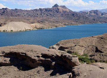 nevada/lake-mead-national-recreation-area/attraction/nelson-s-landing