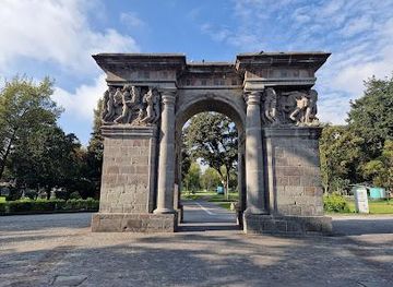 ecuador/quito/attraction/parque-el-ejido