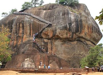 sri-lanka/sigiriya/attraction/boulder-garden-sigiriya