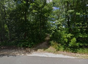 new-york/long-island/attraction/russell-carroll-waterfalls