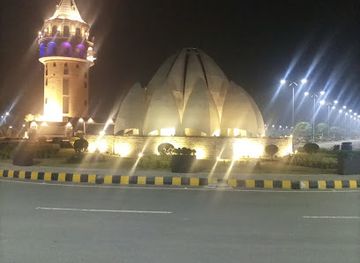 pakistan/sialkot/attraction/al-rehman-garden-monument