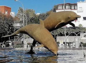 spain/madrid/attraction/fuente-de-los-delfines