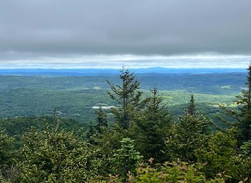 vermont/molly-stark-state-park/attraction/mount-haystack-trail