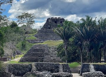 belize/crooked-tree-wildlife-sanctuary/attraction/xunantunich-mayan-ruins