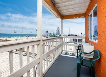 new-jersey/seaside-heights/attraction/boardwalk-hotel-charlee-beach-hotel-beach-house-rentals