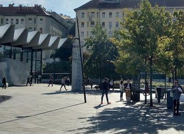 hungary/budapest/attraction/szell-kalman-square
