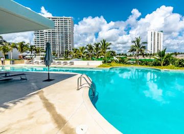 mexico/cancun/attraction/playa-linda