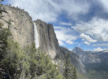 california/yosemite/attraction/yosemite-falls-trailhead