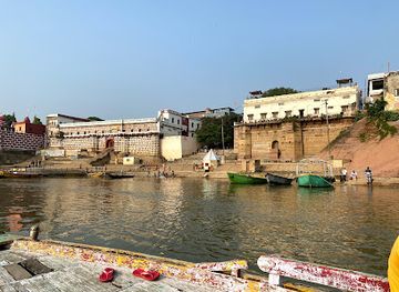 india/varanasi/dashashwamedh-ghat/attraction/shivala-ghat