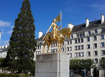 france/caen/attraction/statue-de-jeanne-d-arc
