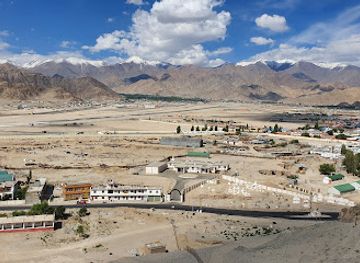 india/leh/attraction/offside-cafe