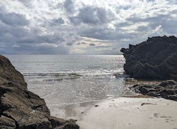 ireland/slieve-league/attraction/wild-atlantic-way-discovery-point-ba-fhionntra-fintragh-bay