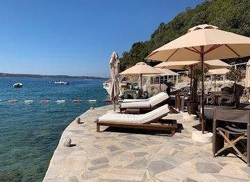 montenegro/kotor/attraction/dobrech-beach