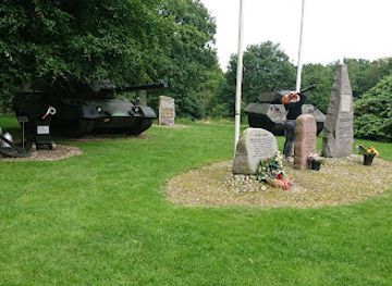 denmark/viborg/attraction/mindesten-for-faldne-ved-jydske-dragonregiment