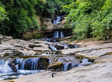 india/aizawl/attraction/khawhpawp-falls