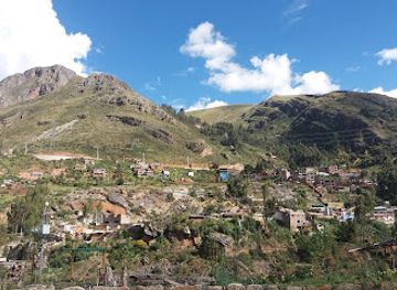 peru/huancavelica/attraction/complejo-de-seccsachaca-santuario-del-amor-las-tres-boas