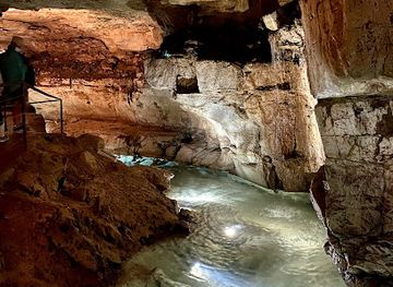 france/midi-pyrenees/attraction/grotte-de-labeil