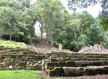 mexico/lacandon-jungle/attraction/zona-arqueologica-de-yaxchilan