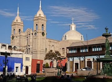 peru/moquegua/attraction/catedral-santo-domingo-diocesis-de-tacna-y-moquegua