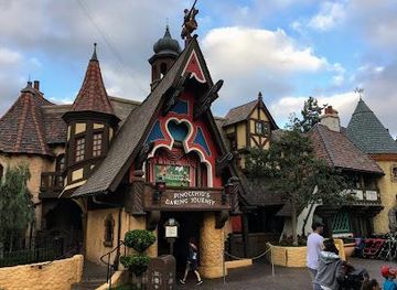 california/orange-county/attraction/pinocchio-s-daring-journey