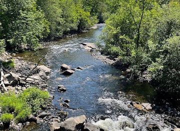 vermont/upper-valley/attraction/packard-hill-covered-bridge