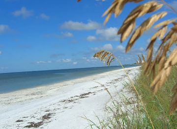 florida/sanibel-island/attraction/gulfside-city-park-beach