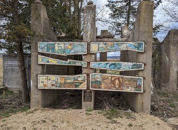 wisconsin/devil-s-lake-state-park/attraction/earth-sky-water-mural