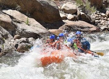 colorado/canon-city/attraction/lost-paddle-rafting