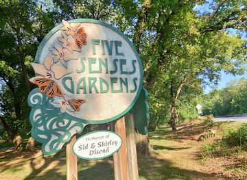 pennsylvania/lower-susquehanna-valley/attraction/five-senses-gardens