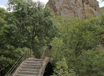 armenia/khosrov-forest-state-reserve/attraction/cave-of-stones