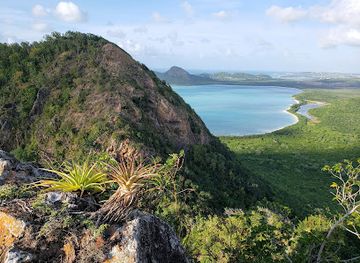 antigua-and-barbuda/jolly-harbour/attraction/flat-top-hill