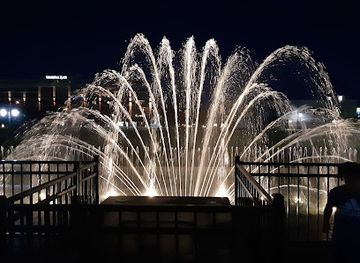 kansas/wichita/attraction/fountains-at-waterwalk