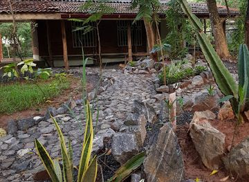 ghana/aburi/attraction/africa-housing-estate-mountain-foot-botanical-garden