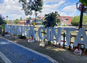 Dermaga Cinta Kali Gajahwong