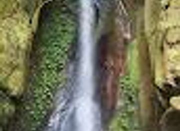 tanzania/kigoma/attraction/kakombe-waterfall