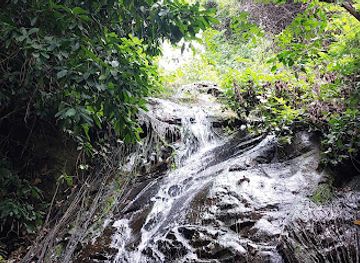 ghana/ahafo-region/attraction/bonzain-waterfalls