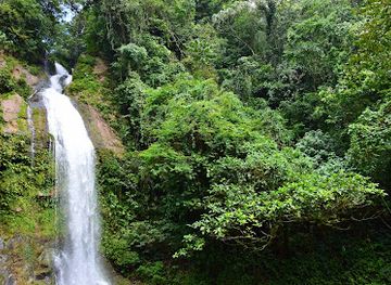 panama/ngabe-bugle-comarca/attraction/alto-de-piedra-waterfalls