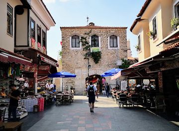 turkiye/kusadasi/long-beach/attraction/muvaffak-maffy-falay-statue