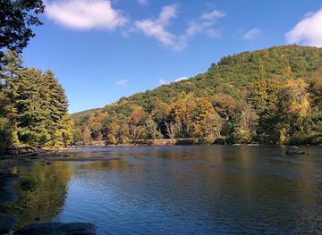 connecticut/bear-mountain-state-park/attraction/housatonic-meadows-state-park