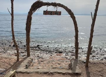 egypt/mount-sinai/attraction/the-caves-dive-site