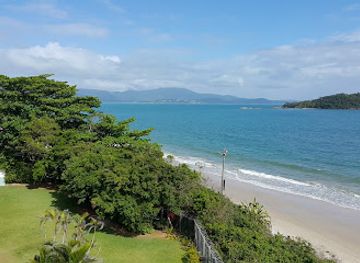 brazil/florianopolis/canasvieiras/attraction/praia-de-canasvieiras