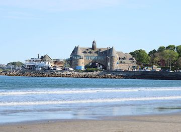 rhode-island/narragansett-bay/attraction/narragansett-town-beach