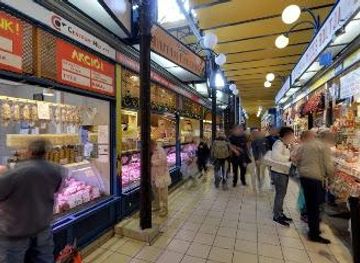 hungary/budapest/attraction/central-market-hall