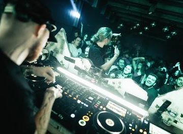 czechia/prague/attraction/cross-club