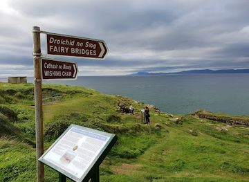 ireland/slieve-league/attraction/fairy-bridges