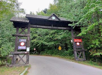 poland/holy-cross-mountains/attraction/poczatek-sciezki-przyrodniczej-huta-szklana-swiety-krzyz