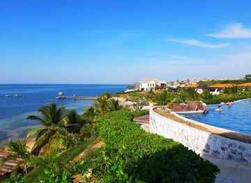 honduras/roatan/attraction/black-pearl-golf-course-and-beach-club