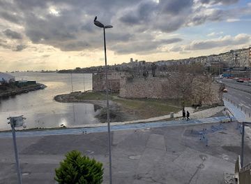 turkiye/marmara-region/attraction/konstantinopolis-marmara-surlari-kalintilari