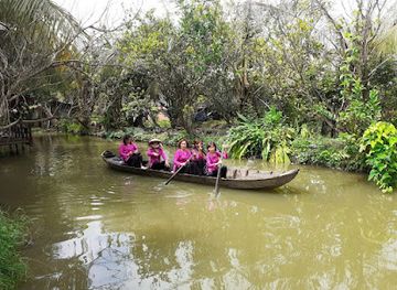 vietnam/mekong-delta/attraction/ca-loc-bay-tin-hoa